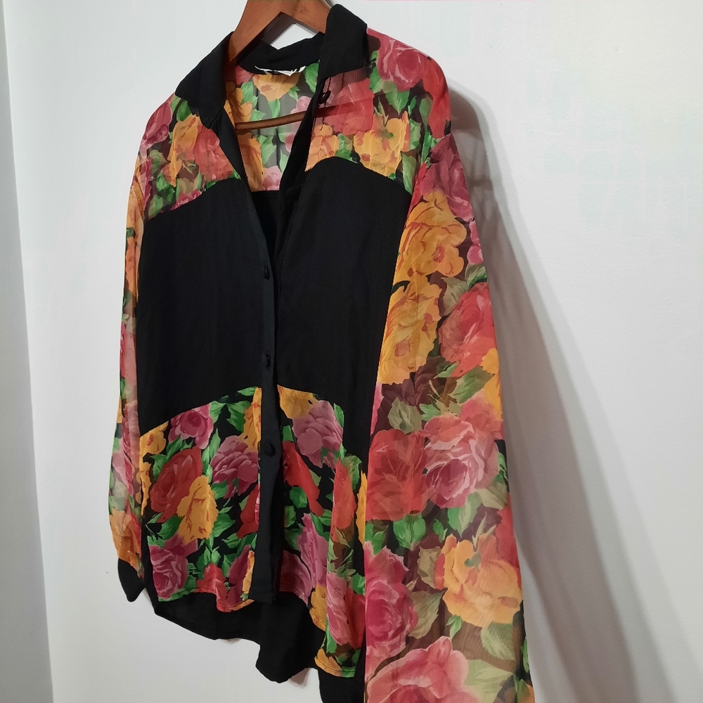 DYNA Sport VTG Long Sleeve Floral Blouse
